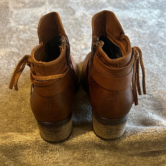 Born Brown Leather Ankle Boots Women’s Side Zip Comfort Boot - Picture 4 of 5